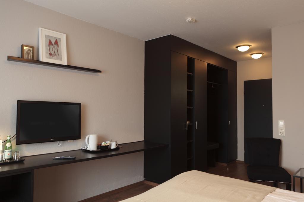 Tryp By Wyndham Bremen Airport Hotel Room photo